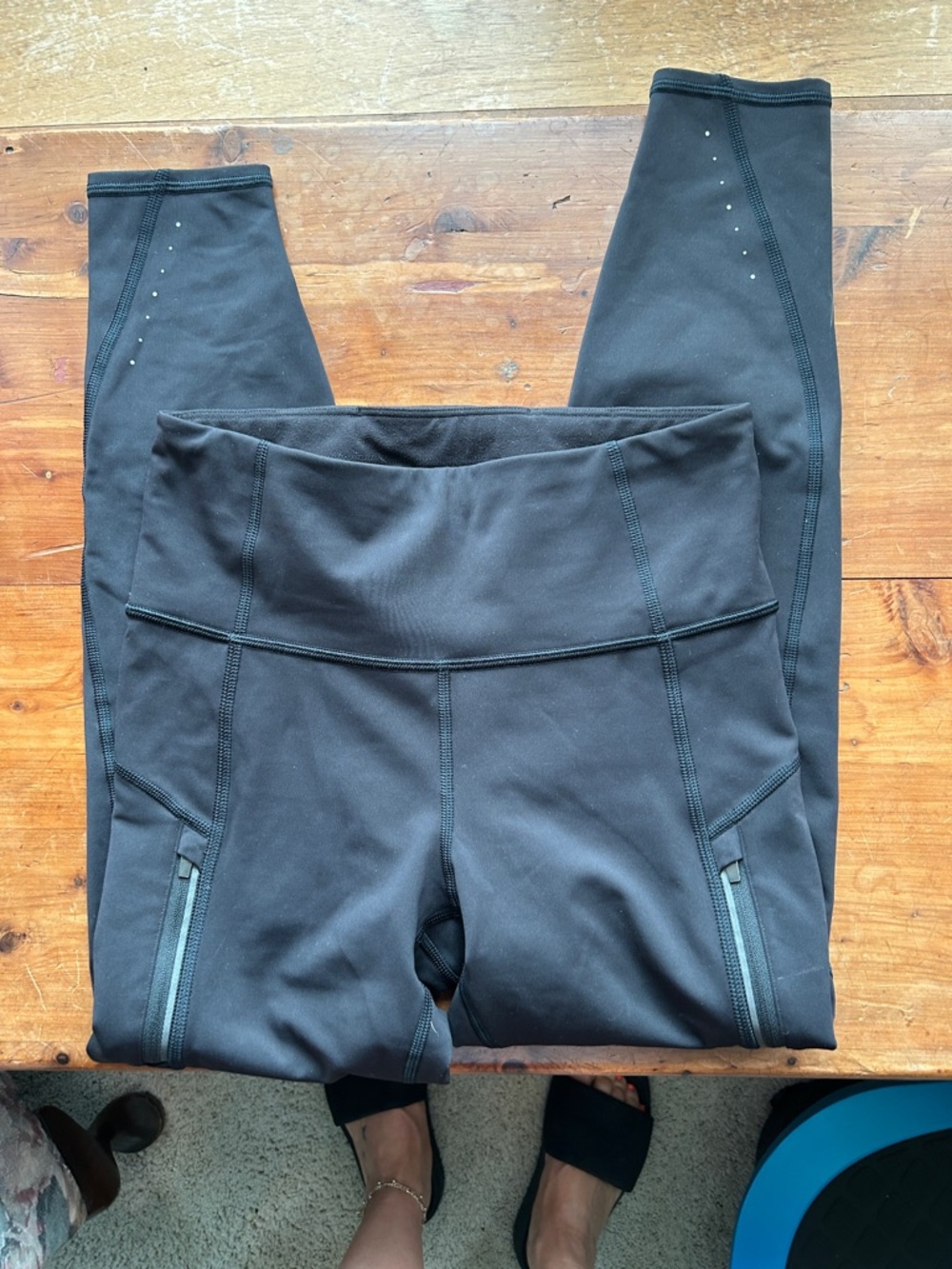 Athleta Black Rainier 7/8 Tight Leggings